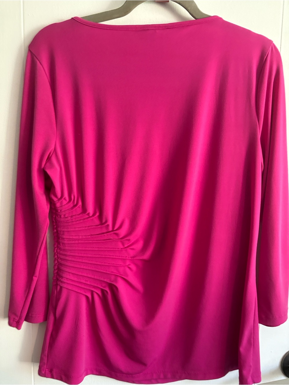 Dana Bachman Women’s Hot Pink Long-Sleeve Ruched Side Top